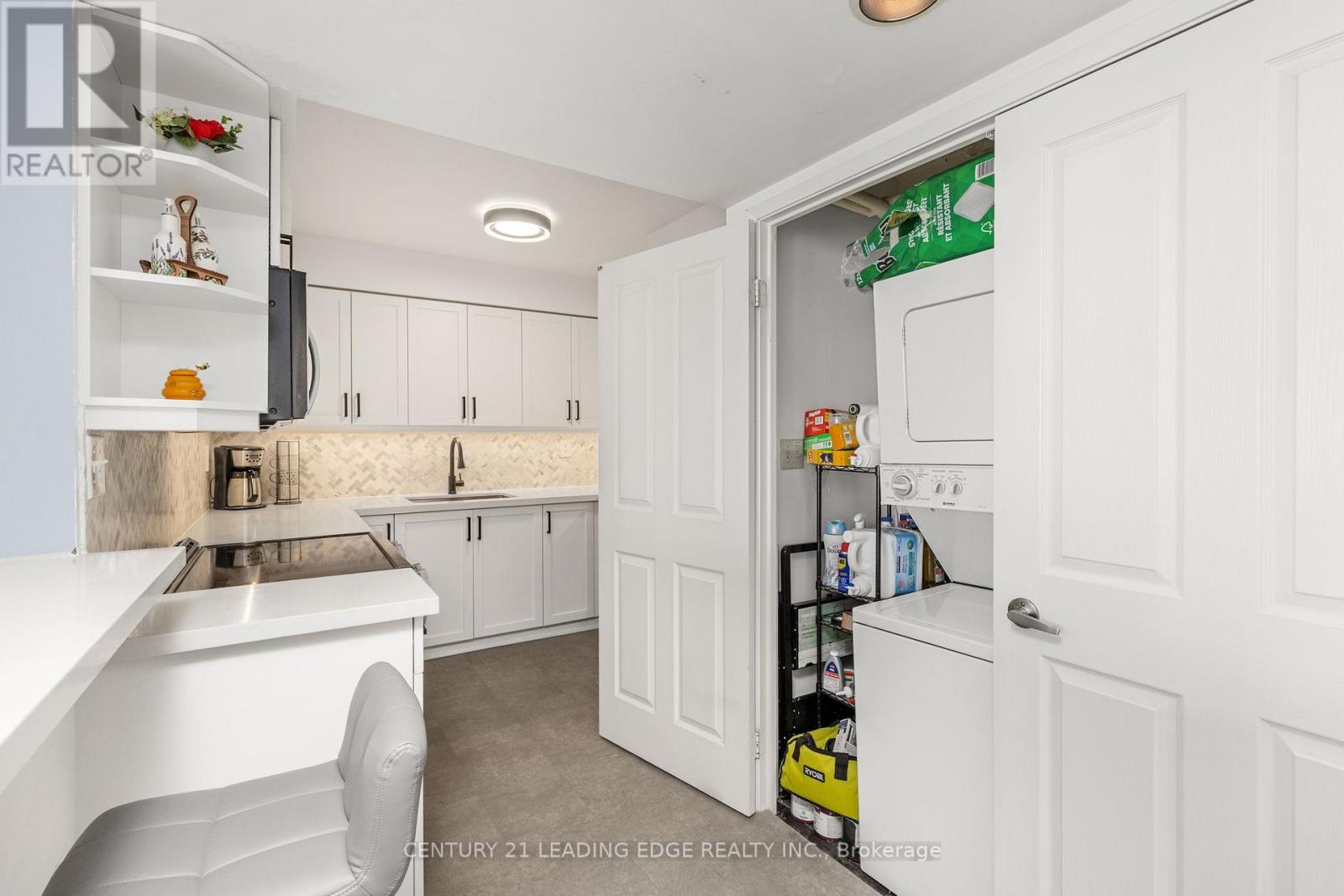 206 - 2199 Sixth Line, Oakville, Ontario  L6H 5V3 - Photo 7 - W12752364