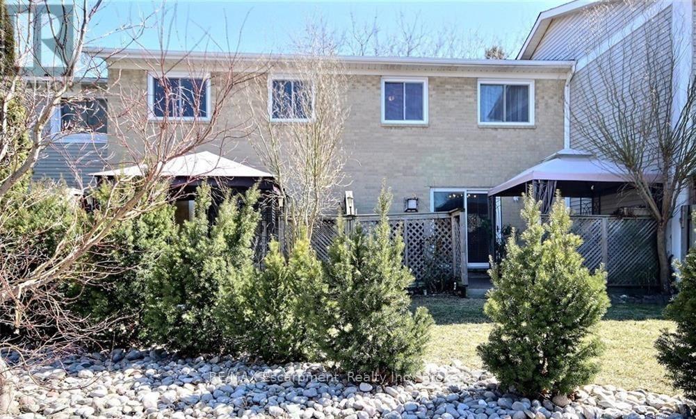 6 - 38 Elma Street, St. Catharines, Ontario  L2N 6Z3 - Photo 2 - X12748012