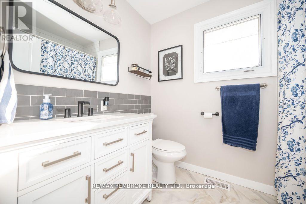 13 Highland Crescent, Deep River, Ontario  K0J 1P0 - Photo 37 - X12752602