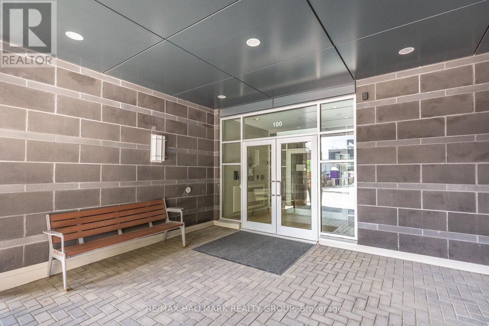 403 - 100 Champagne Avenue S, Ottawa, Ontario  K1S 4P4 - Photo 2 - X12752584