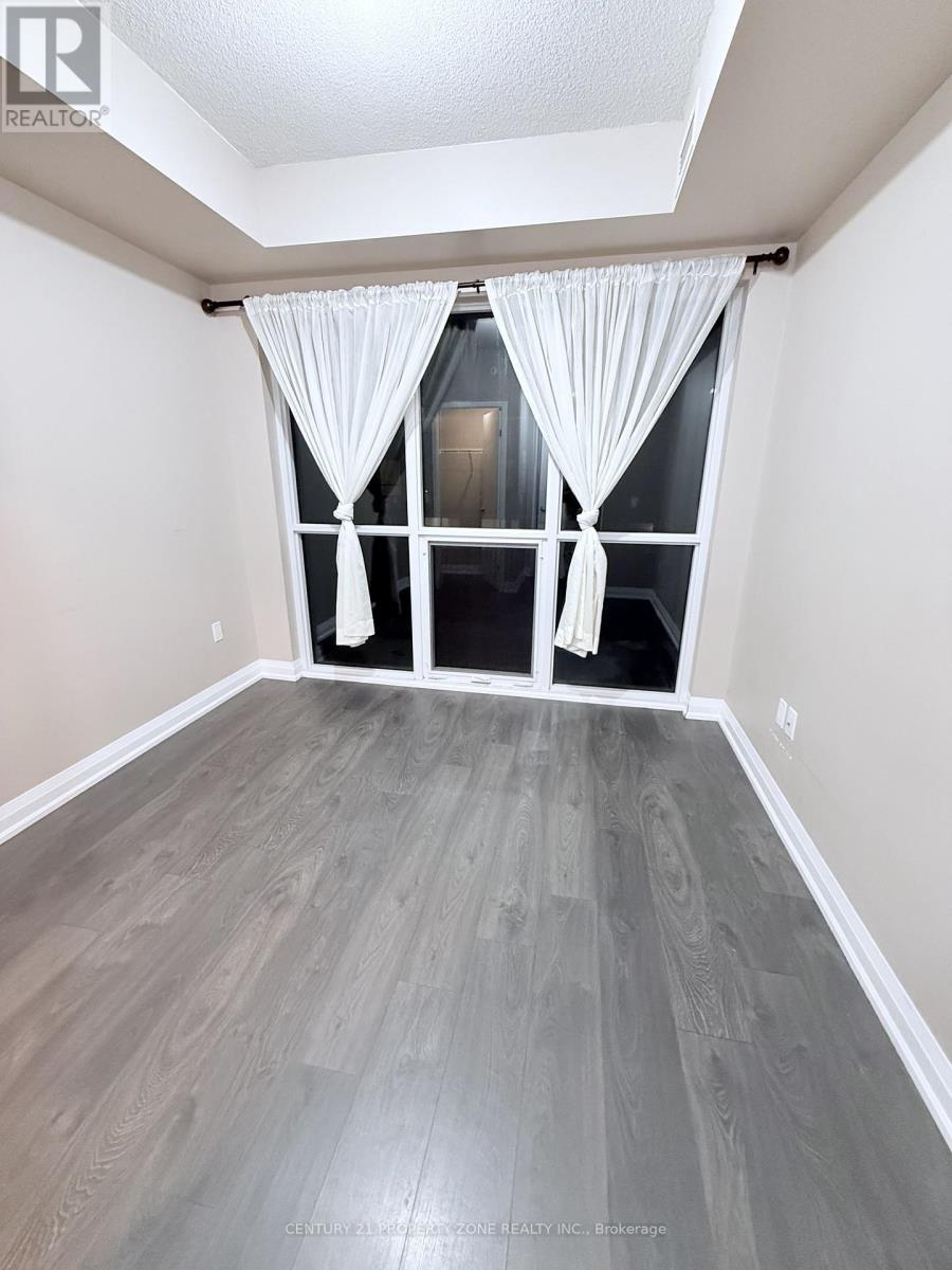 742 - 26 Gibbs Road, Toronto, Ontario  M9B 6L6 - Photo 6 - W12692758