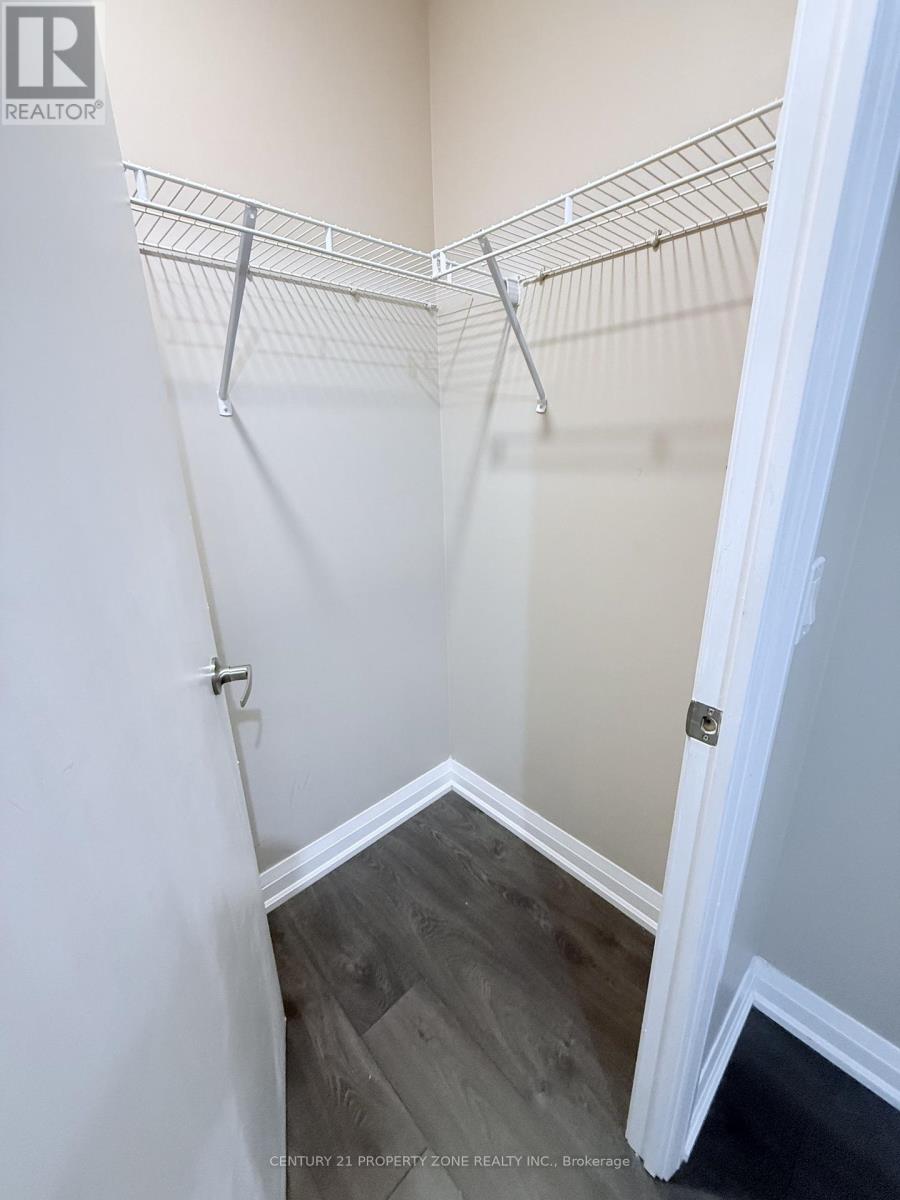 742 - 26 Gibbs Road, Toronto, Ontario  M9B 6L6 - Photo 8 - W12692758