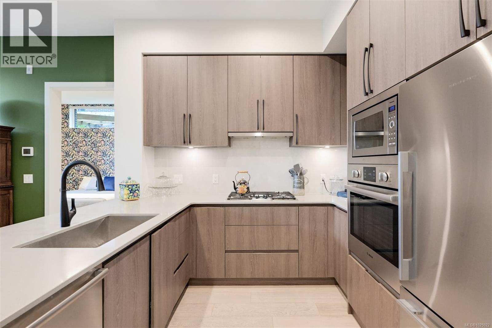 107 1216 Carlisle Ave, Esquimalt, British Columbia  V9A 0H5 - Photo 14 - 1025022