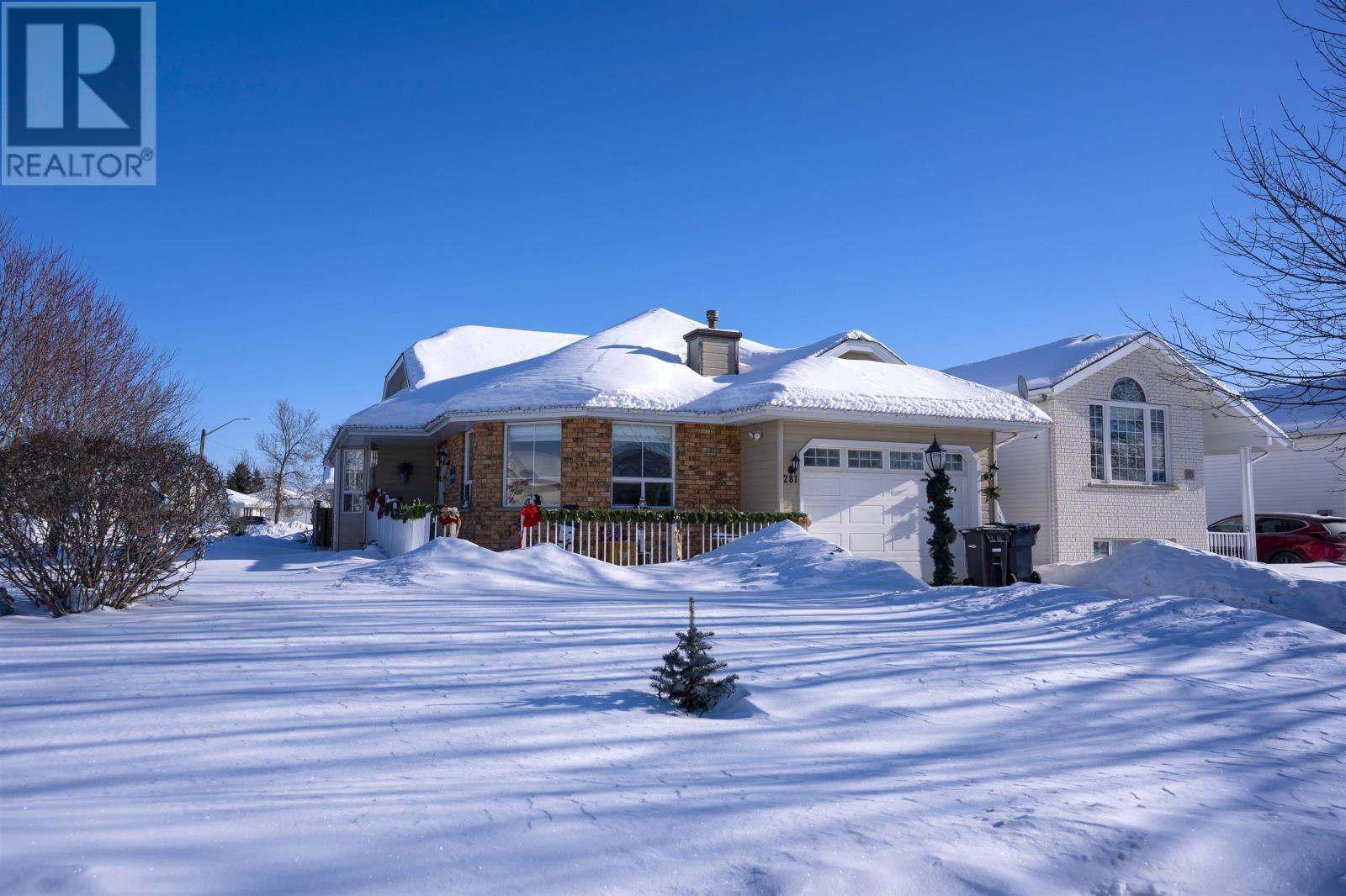 281 Caribou CRES, Thunder Bay, Ontario