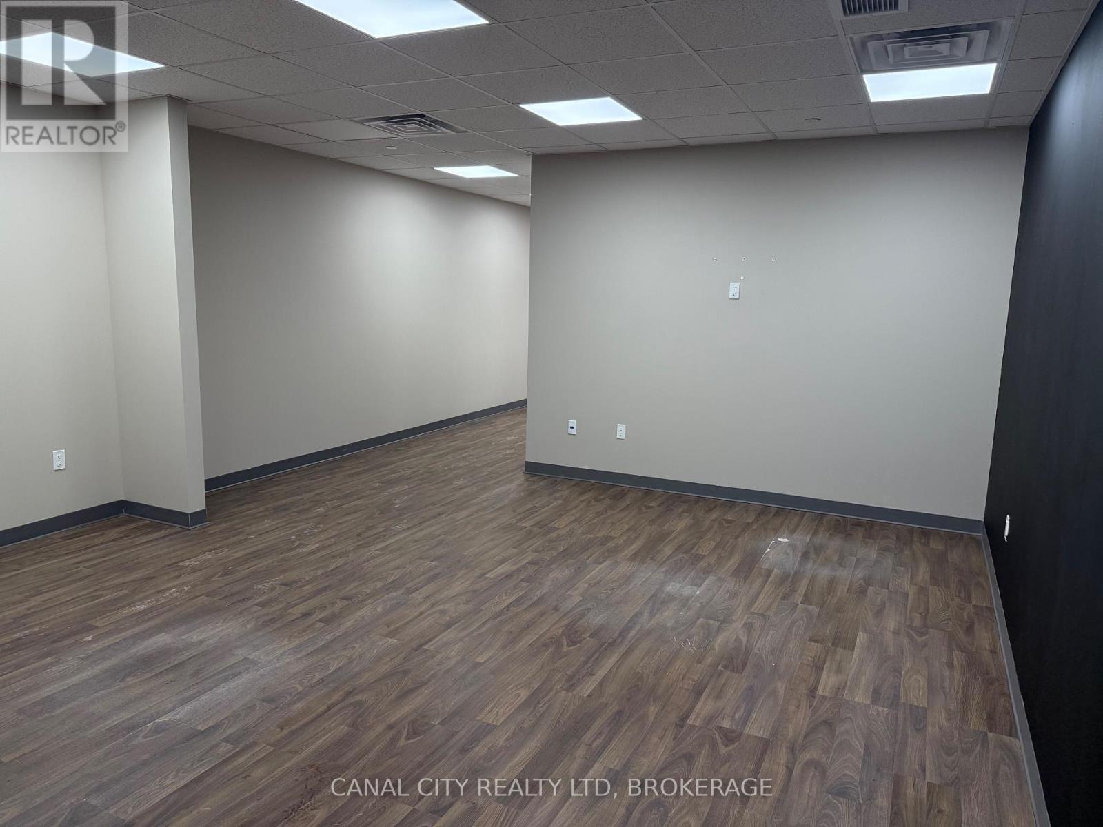 104 - 10 Albert Street E, Thorold, Ontario L2V 2E9 - Photo 7 - X12340067