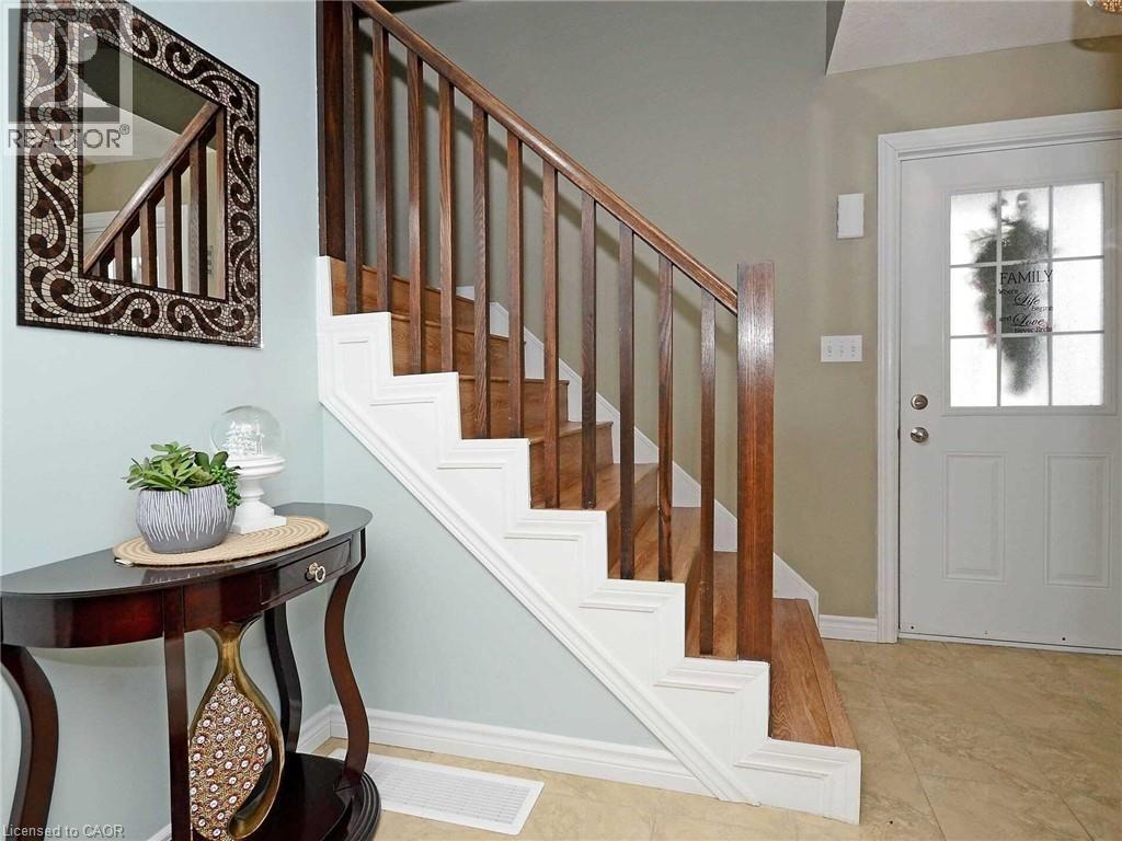 366 Maverick Street, Waterloo, Ontario  N2K 4N9 - Photo 3 - 40802558