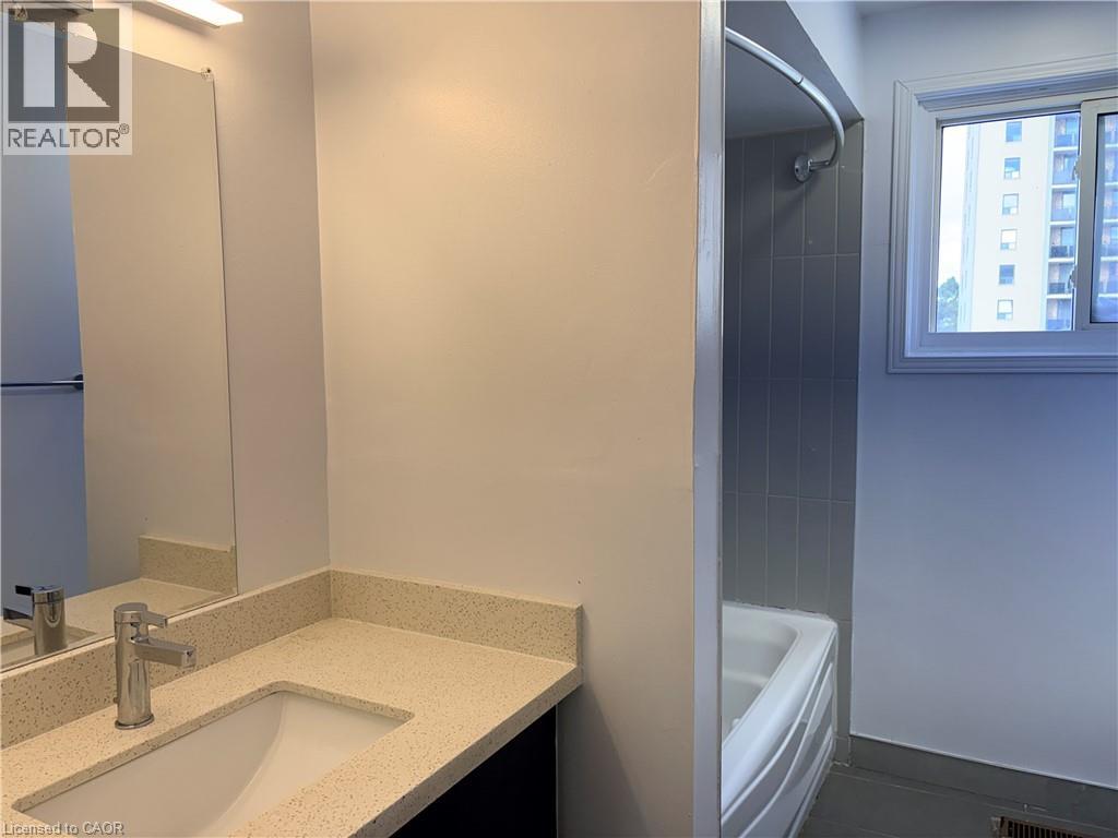 77 Tindale Court Unit# 4, Hamilton, Ontario  L8K 5M8 - Photo 9 - 40802517