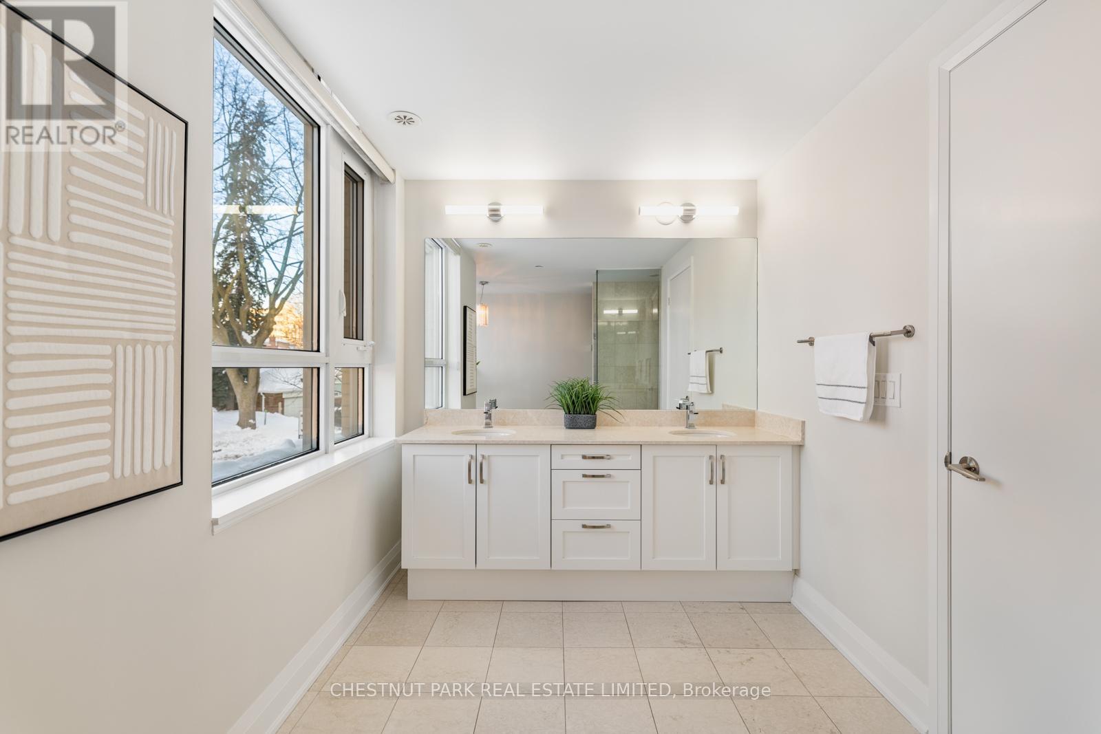 213 Duplex Avenue, Toronto, Ontario  M5P 2B1 - Photo 17 - C12752590