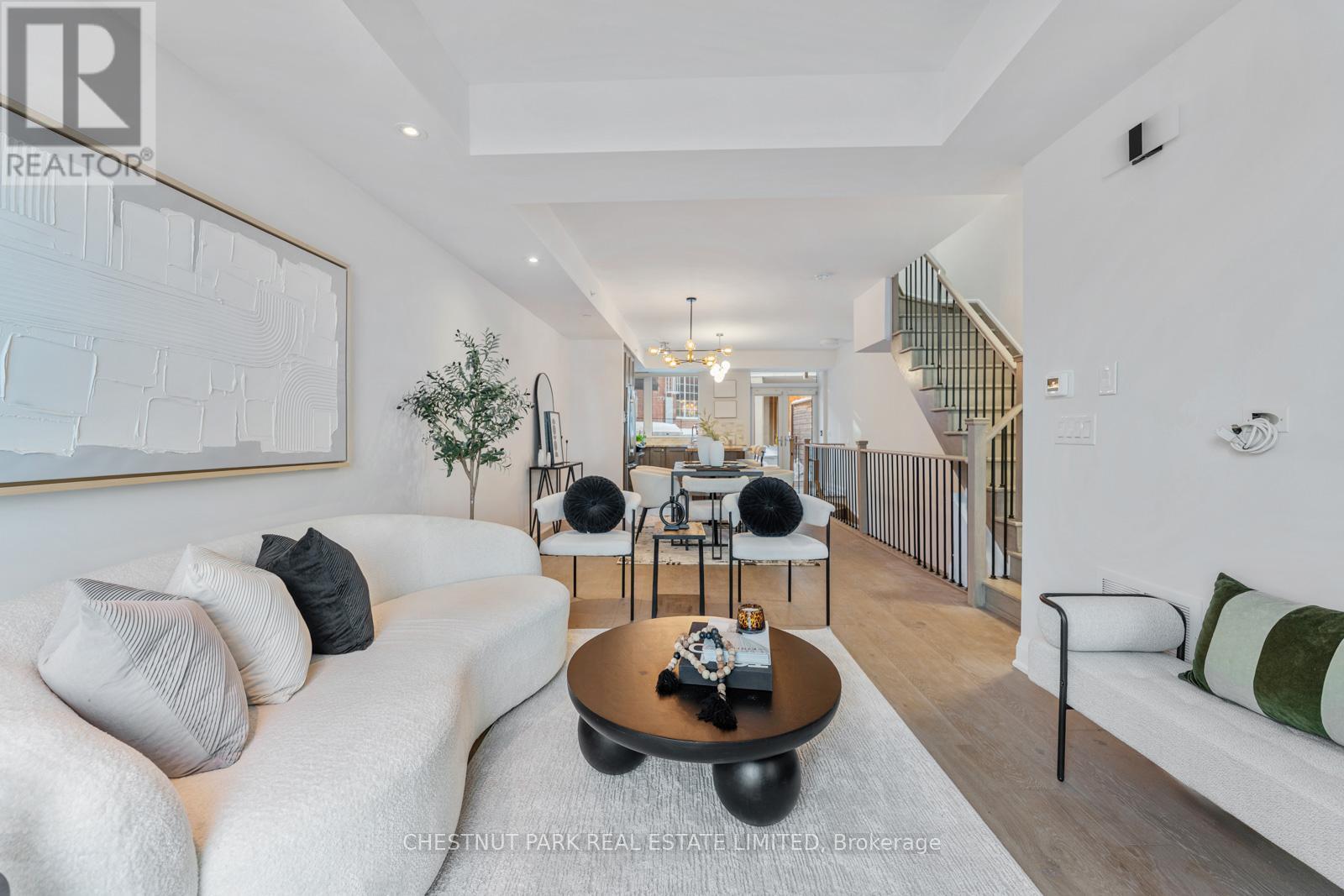 213 Duplex Avenue, Toronto, Ontario  M5P 2B1 - Photo 4 - C12752590