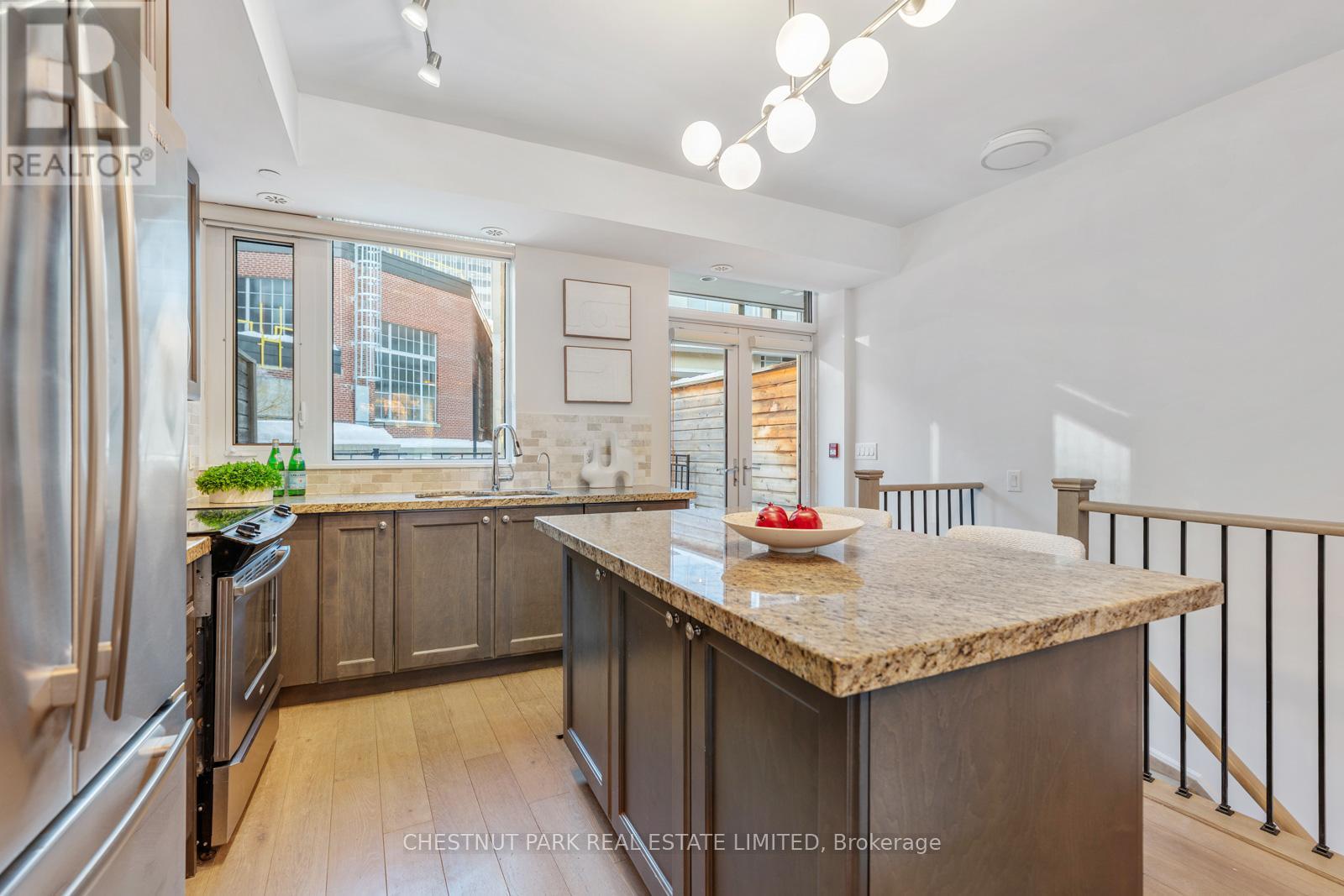 213 Duplex Avenue, Toronto, Ontario  M5P 2B1 - Photo 7 - C12752590