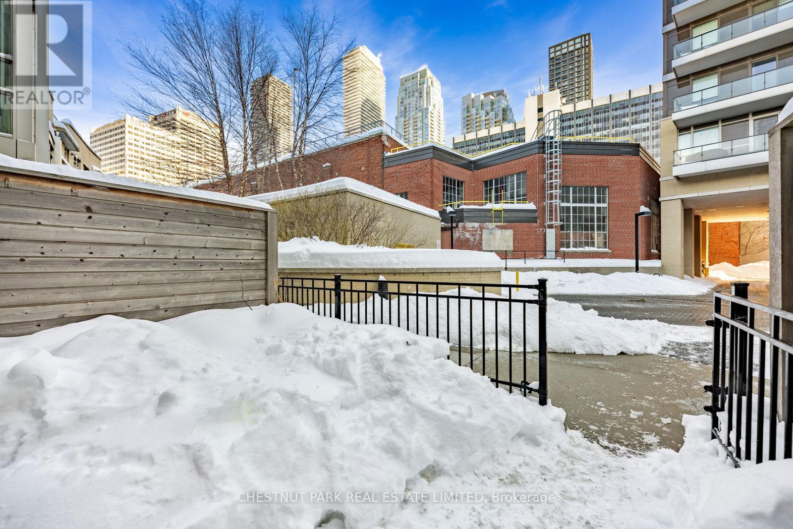 213 Duplex Avenue, Toronto, Ontario  M5P 2B1 - Photo 9 - C12752590