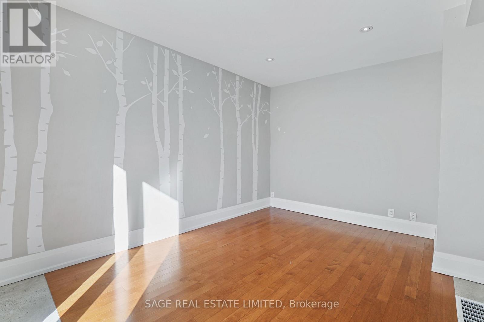 2 - 26 Roseneath Gardens, Toronto, Ontario  M6C 3X6 - Photo 13 - C12752608