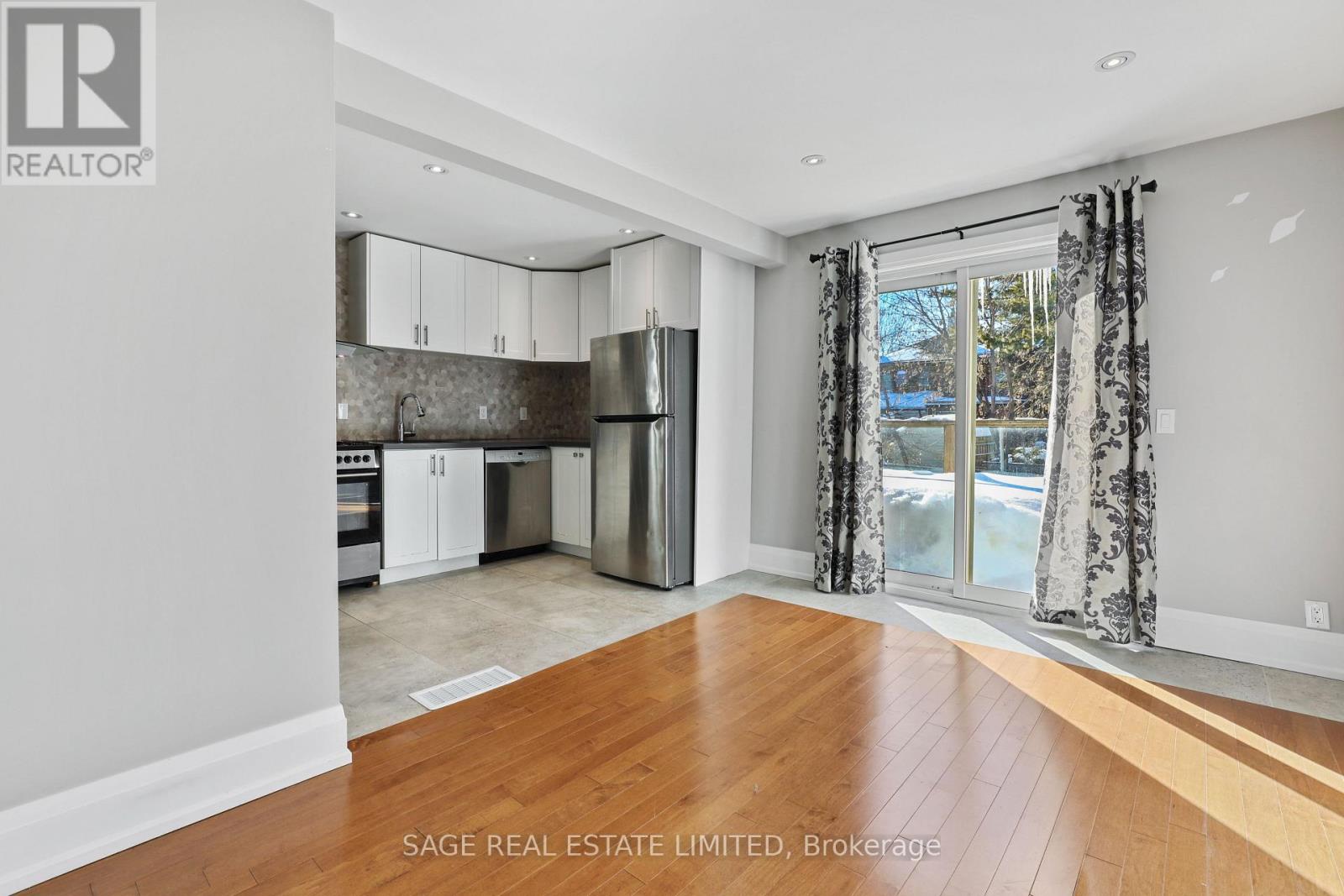 2 - 26 Roseneath Gardens, Toronto, Ontario  M6C 3X6 - Photo 16 - C12752608