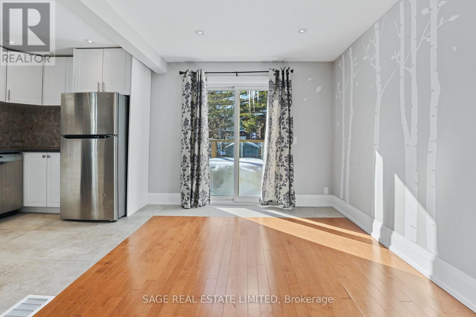 2 - 26 Roseneath Gardens, Toronto, Ontario  M6C 3X6 - Photo 17 - C12752608