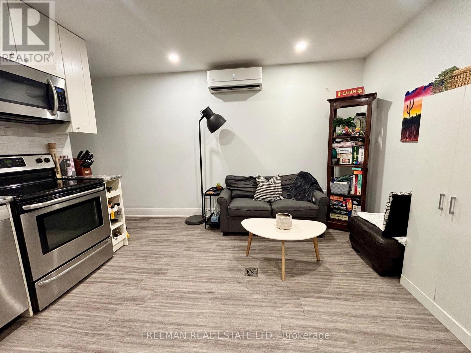 Lower - 340 Howland Avenue, Toronto, Ontario  M5R 3B9 - Photo 3 - C12752696