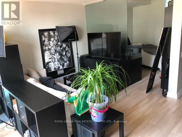 819 - 629 King Street W, Toronto, Ontario  M5V 0G9 - Photo 2 - C12752712