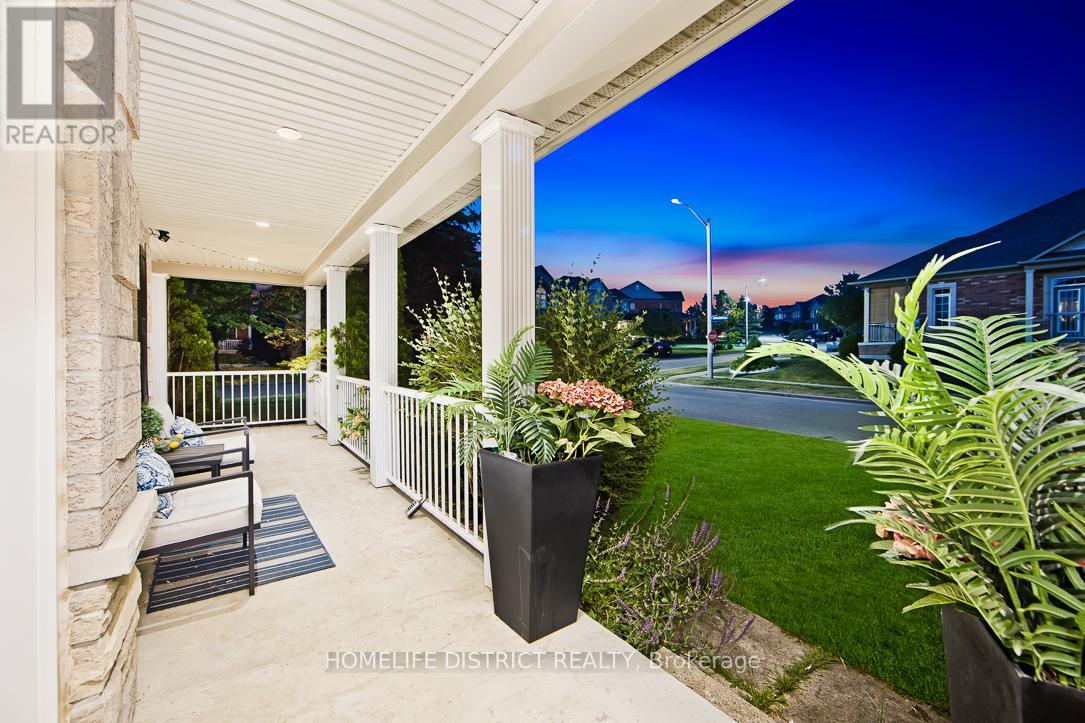 847 Greenleaf Circle, Oshawa, Ontario  L1K 2W7 - Photo 3 - E12752496