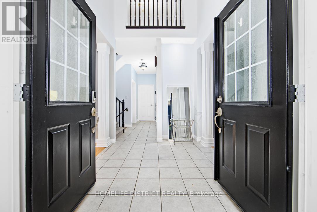 847 Greenleaf Circle, Oshawa, Ontario  L1K 2W7 - Photo 5 - E12752496