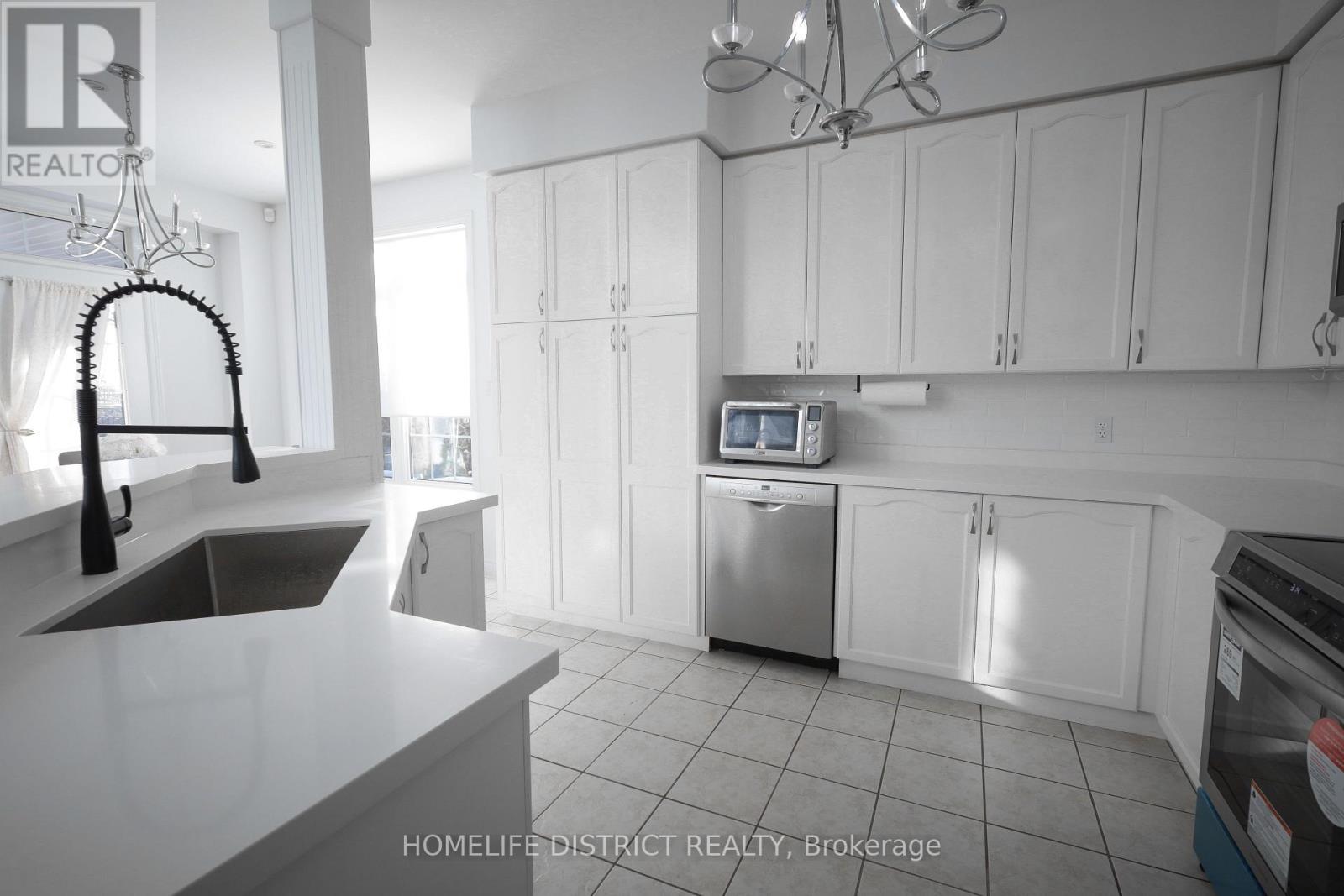 847 Greenleaf Circle, Oshawa, Ontario  L1K 2W7 - Photo 7 - E12752496