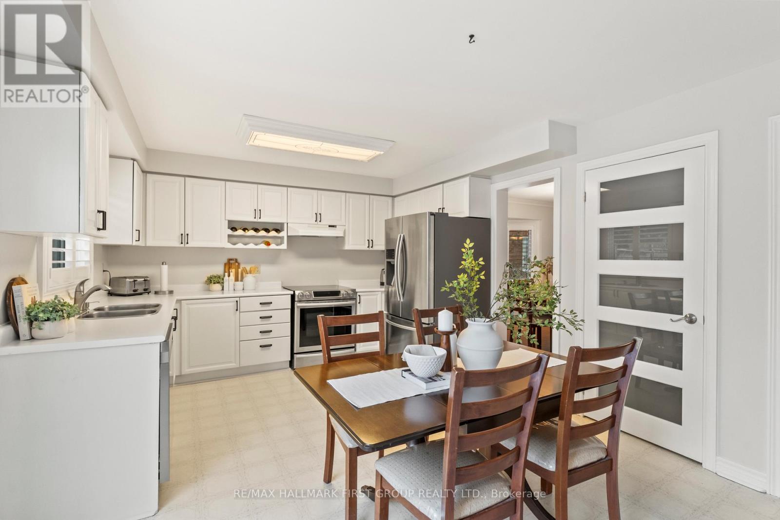 4 Winterberry Drive, Whitby, Ontario L1R 1Z2 - Photo 8 - E12752524