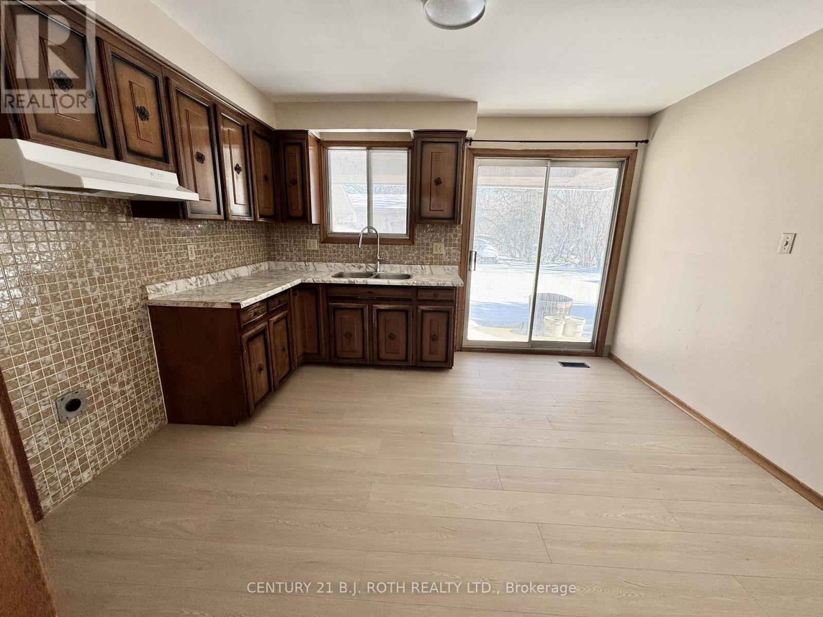 915 Taunton Road E, Whitby, Ontario  L1R 3L7 - Photo 4 - E12752638