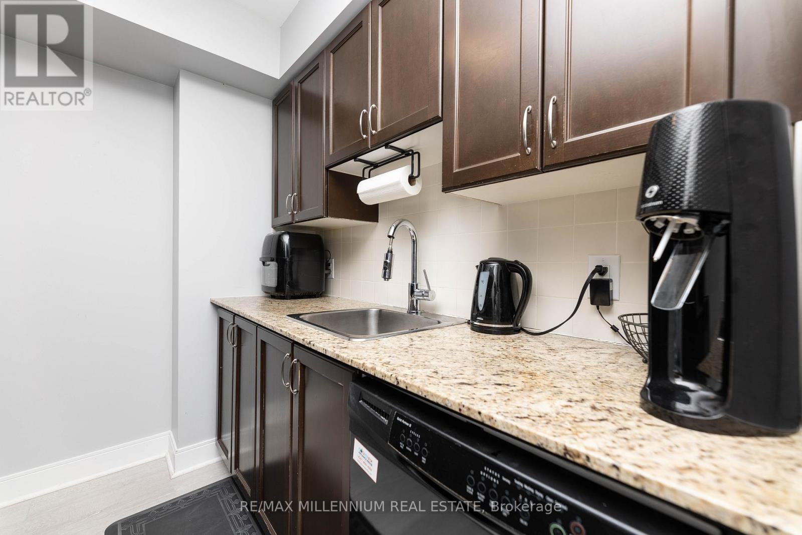 3910 - 125 Village Green Square, Toronto, Ontario  M1S 0L1 - Photo 10 - E12752650