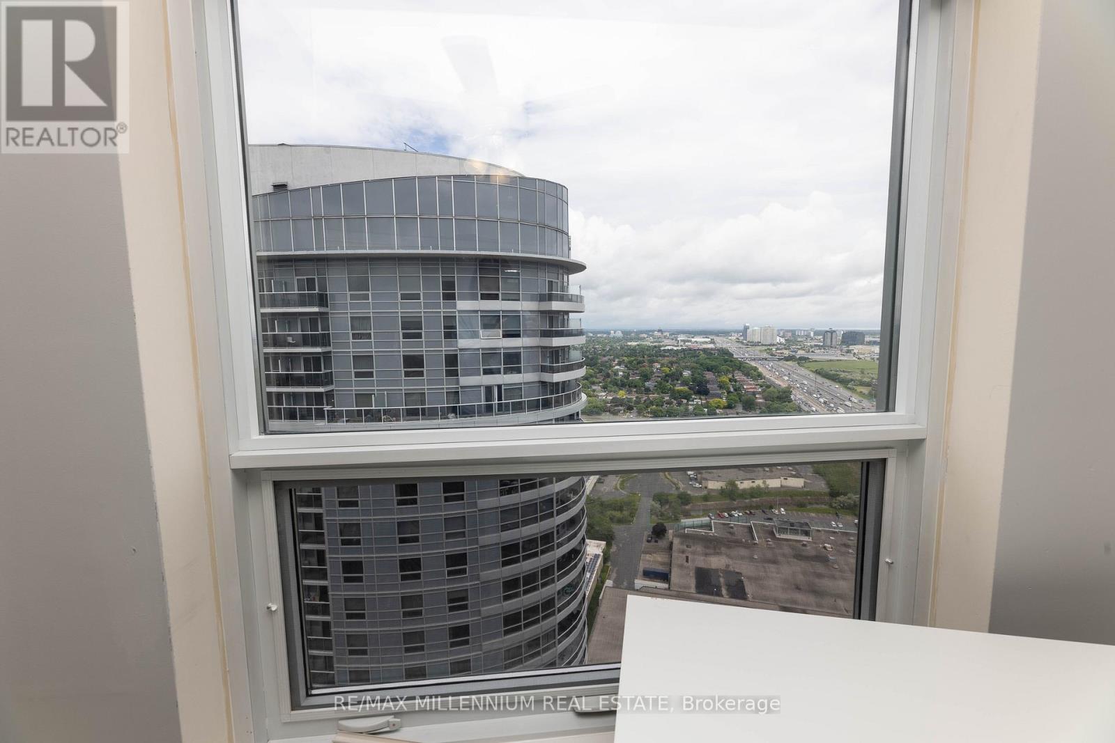 3910 - 125 Village Green Square, Toronto, Ontario  M1S 0L1 - Photo 4 - E12752650