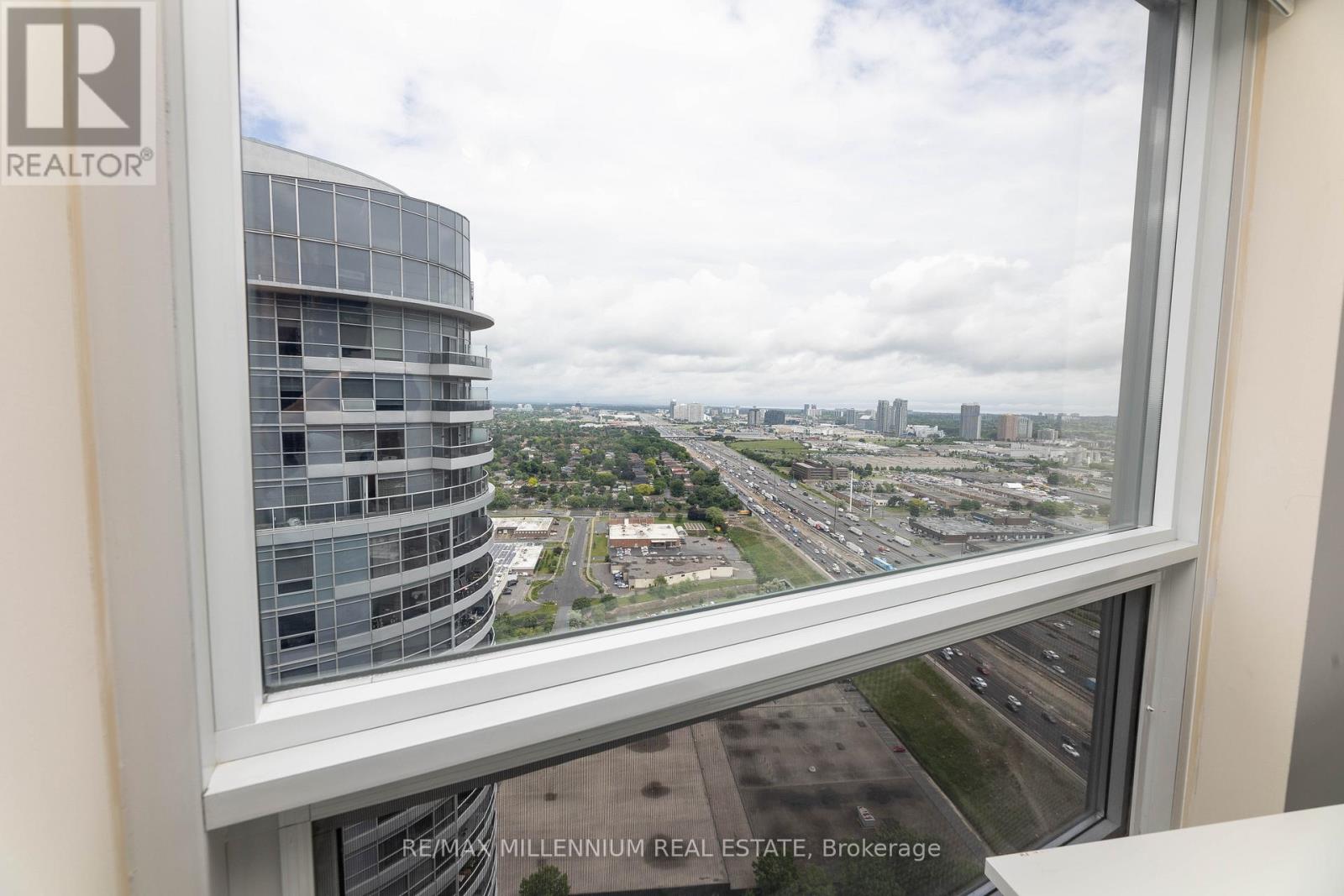 3910 - 125 Village Green Square, Toronto, Ontario  M1S 0L1 - Photo 5 - E12752650