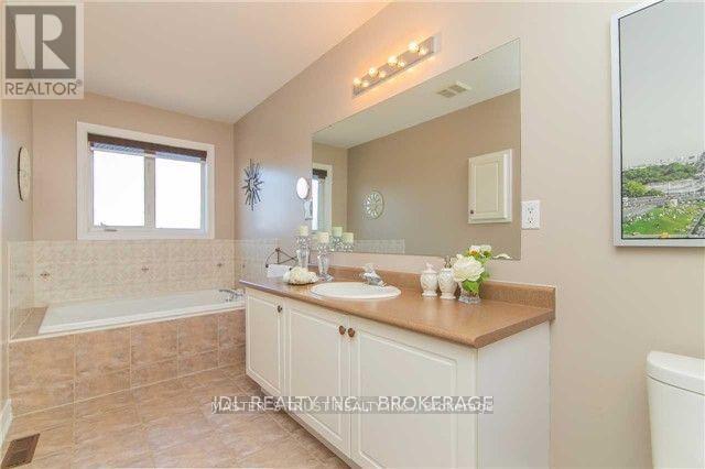 82 Kimono Crescent, Richmond Hill, Ontario  L4S 2G1 - Photo 13 - N12752396