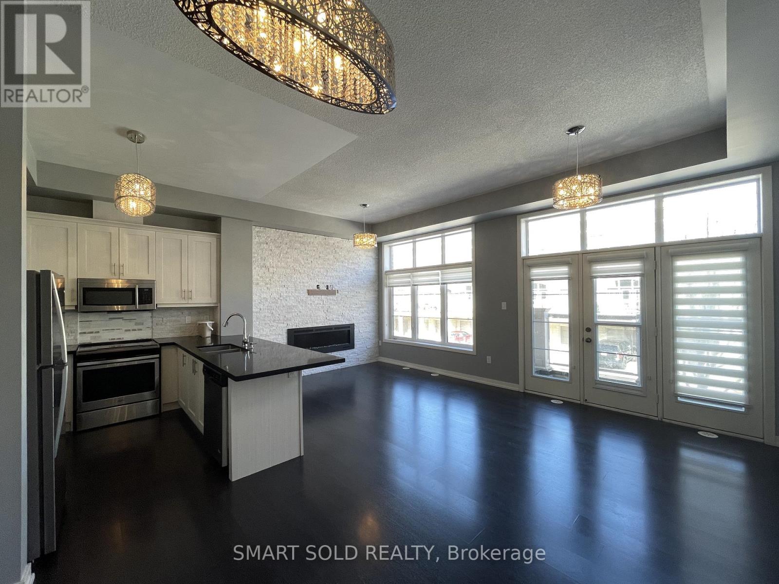 26 Cornerbank Crescent, Whitchurch-Stouffville, Ontario  L4A 1X1 - Photo 3 - N12752434