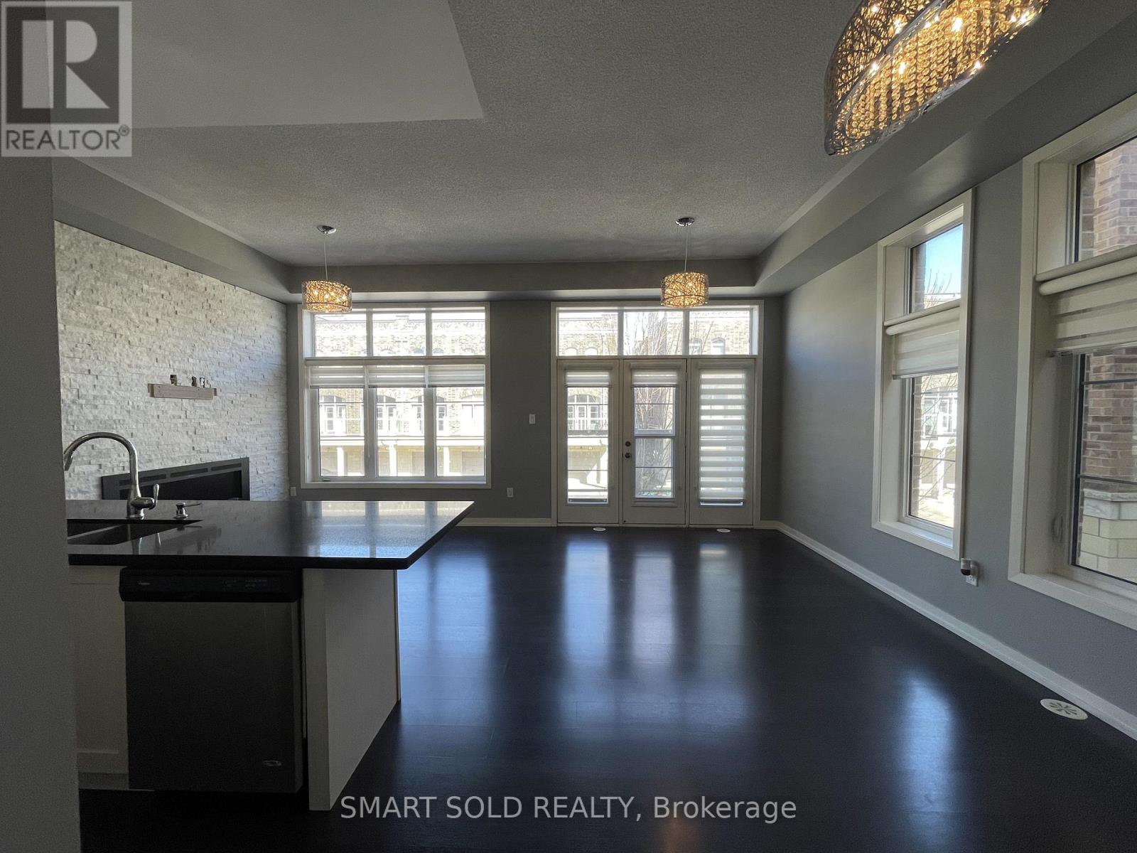 26 Cornerbank Crescent, Whitchurch-Stouffville, Ontario  L4A 1X1 - Photo 5 - N12752434