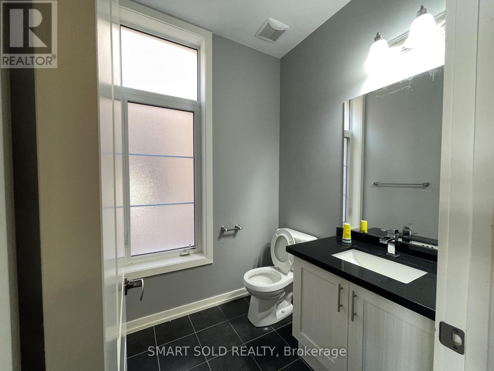 26 Cornerbank Crescent, Whitchurch-Stouffville, Ontario  L4A 1X1 - Photo 9 - N12752434