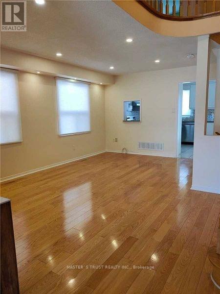 31 Marathon Avenue, Vaughan, Ontario  L4K 5G8 - Photo 5 - N12752444