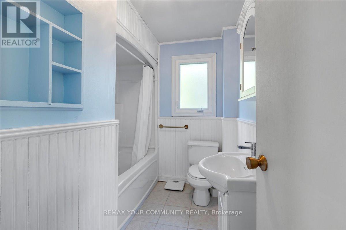 258 Lakeview Boulevard, Georgina, Ontario  L4P 2Y3 - Photo 13 - N12752464