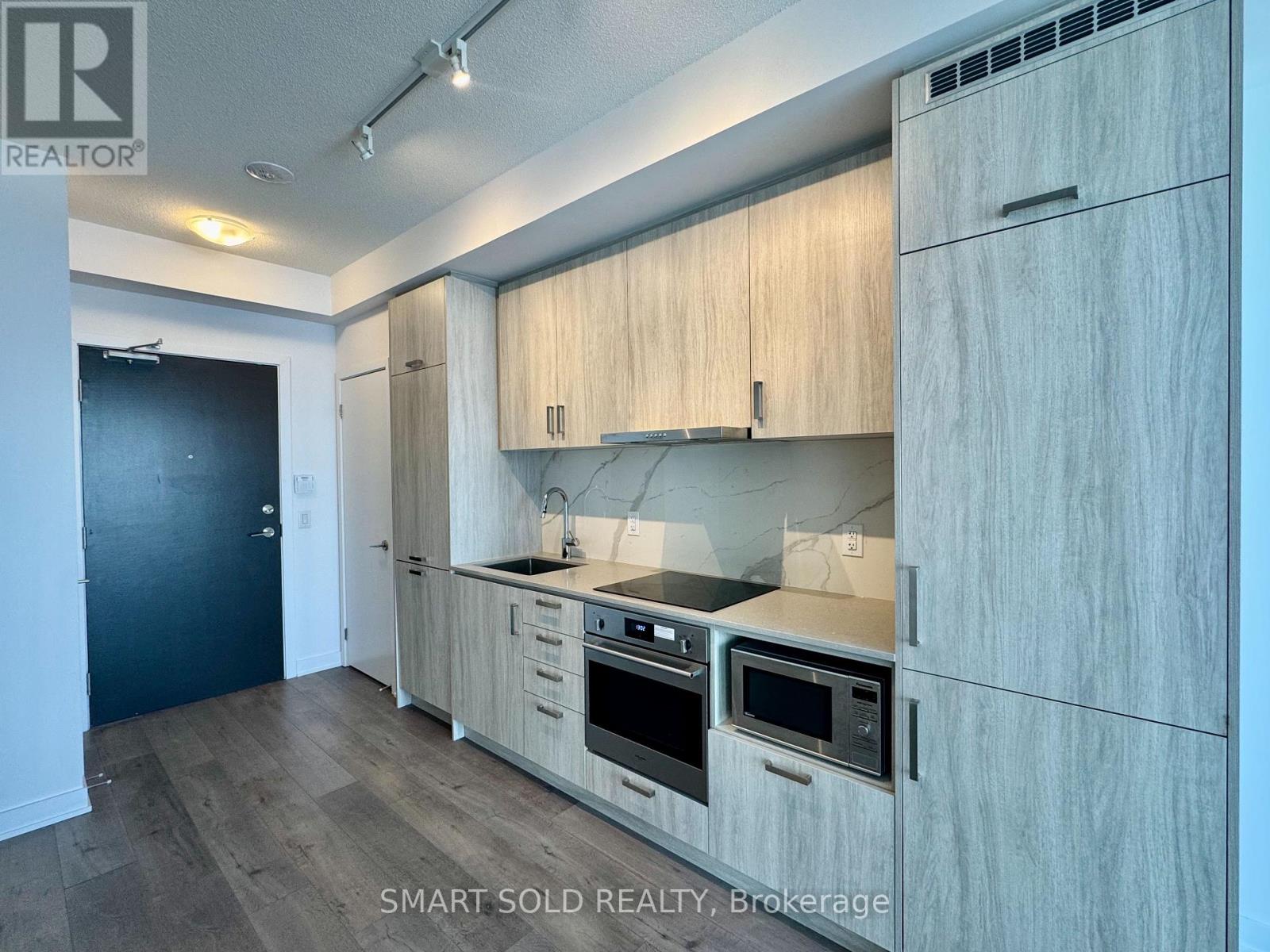 1519 - 60 Honeycrisp Crescent, Vaughan, Ontario  L4K 0N5 - Photo 4 - N12752598