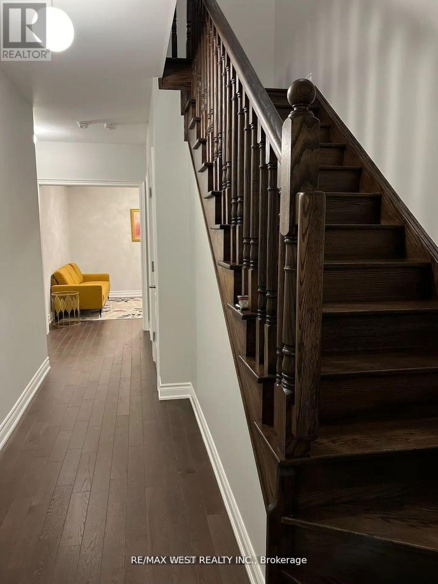 65 Port Royal Avenue, Vaughan, Ontario  L4H 4K6 - Photo 2 - N12752642