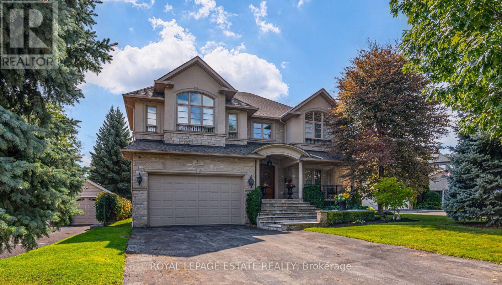 81 NAUGHTON DRIVE, Richmond Hill, Ontario