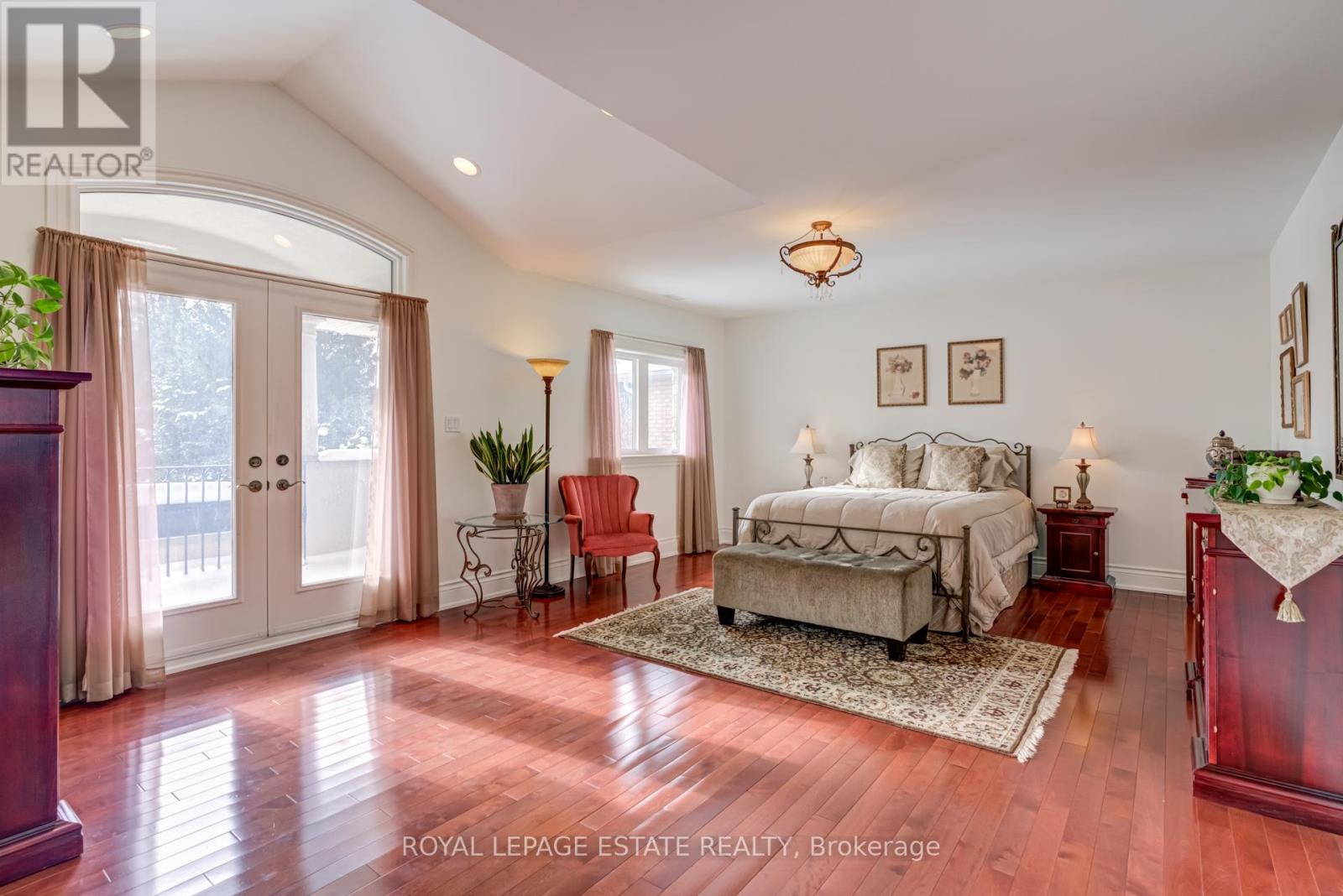 81 Naughton Drive, Richmond Hill, Ontario  L4C 8B3 - Photo 19 - N12752702