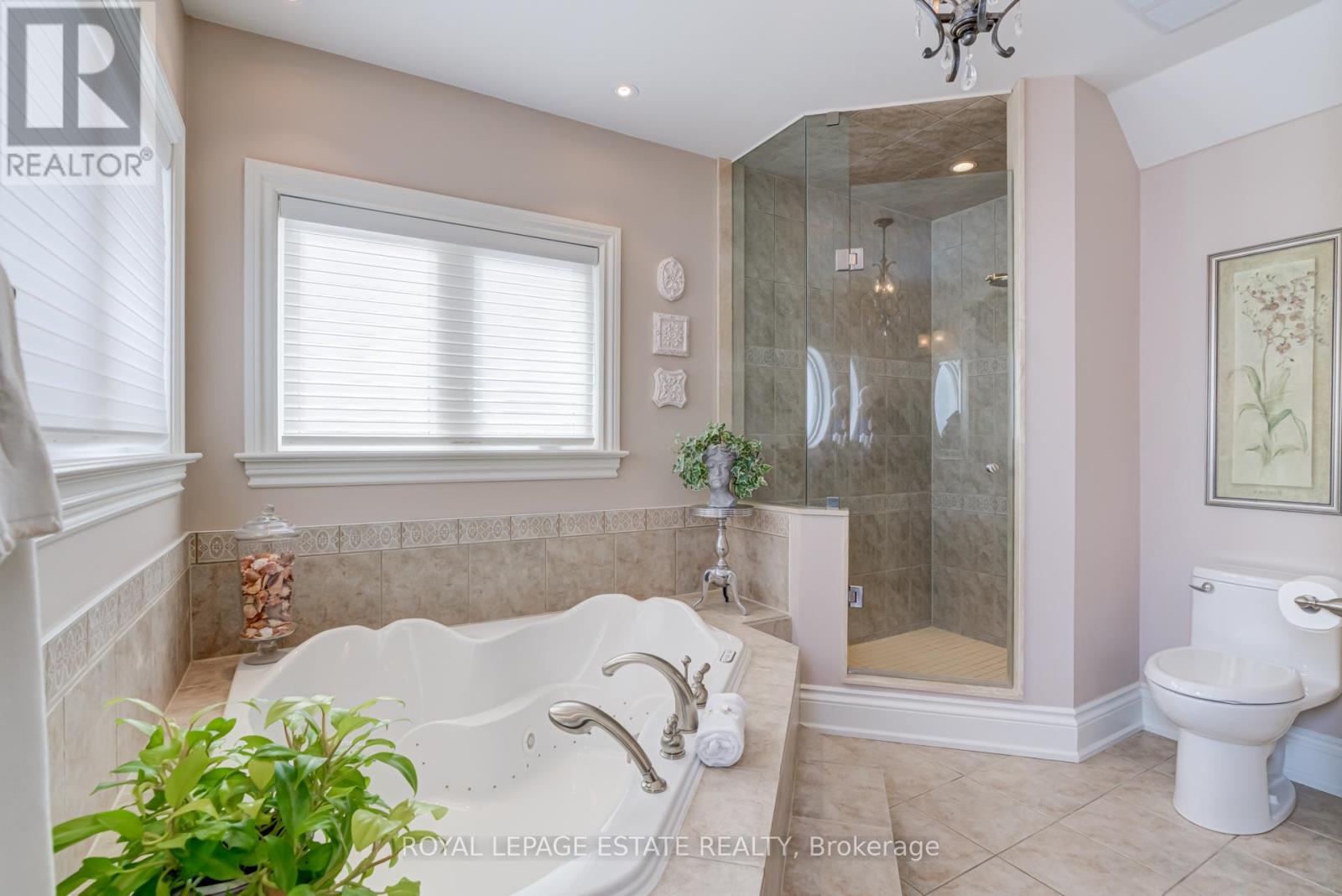 81 Naughton Drive, Richmond Hill, Ontario  L4C 8B3 - Photo 22 - N12752702