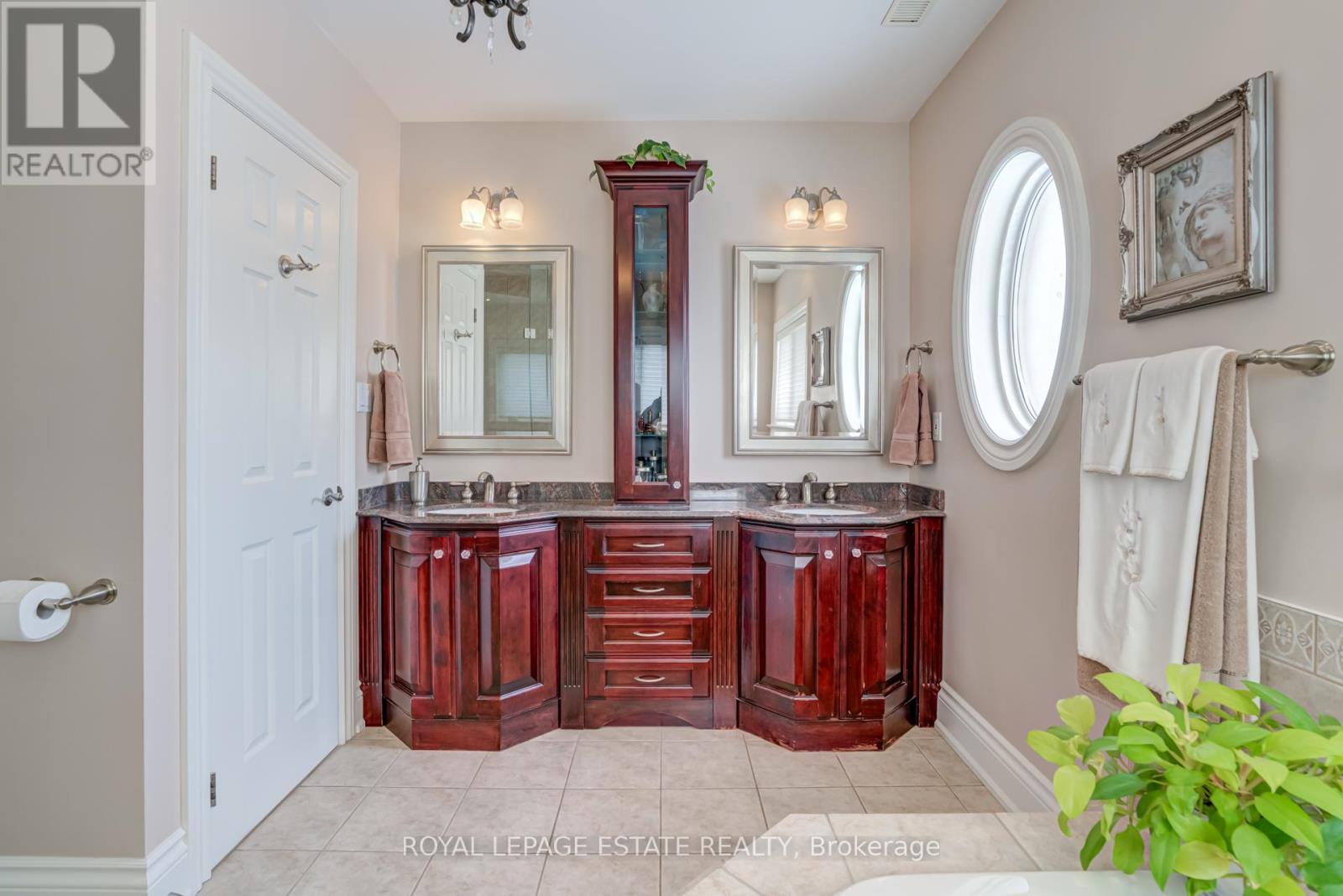 81 Naughton Drive, Richmond Hill, Ontario  L4C 8B3 - Photo 23 - N12752702