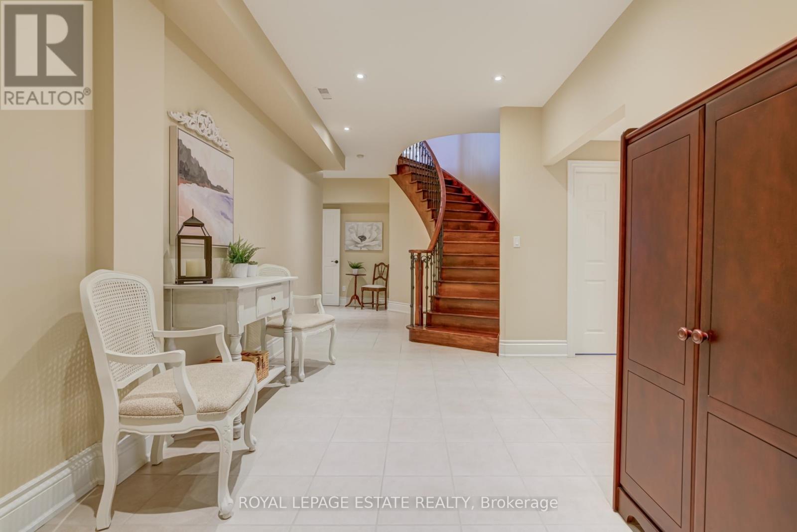 81 Naughton Drive, Richmond Hill, Ontario  L4C 8B3 - Photo 36 - N12752702