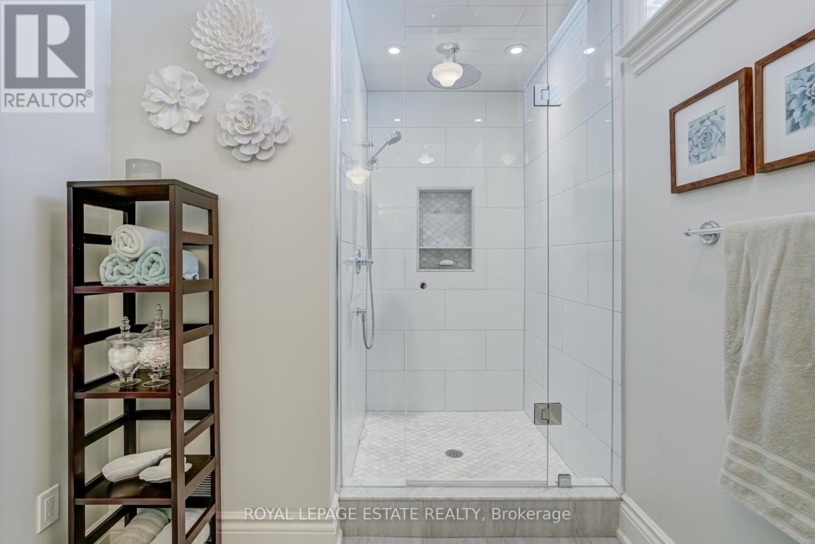 81 Naughton Drive, Richmond Hill, Ontario  L4C 8B3 - Photo 44 - N12752702