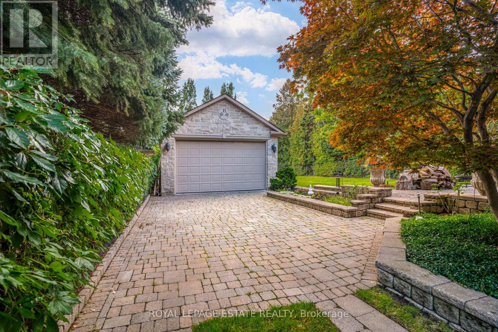 81 Naughton Drive, Richmond Hill, Ontario  L4C 8B3 - Photo 48 - N12752702