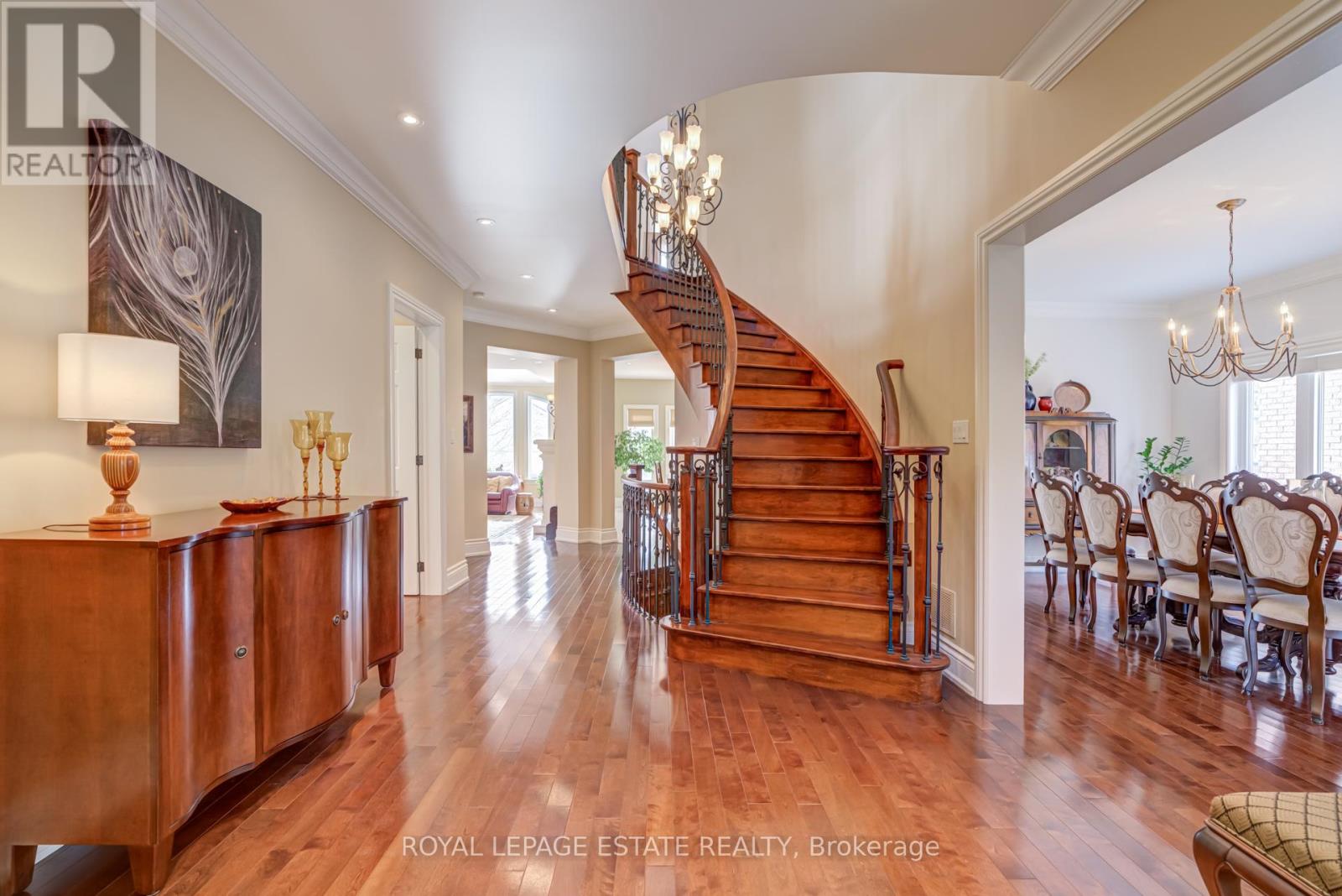 81 Naughton Drive, Richmond Hill, Ontario  L4C 8B3 - Photo 5 - N12752702