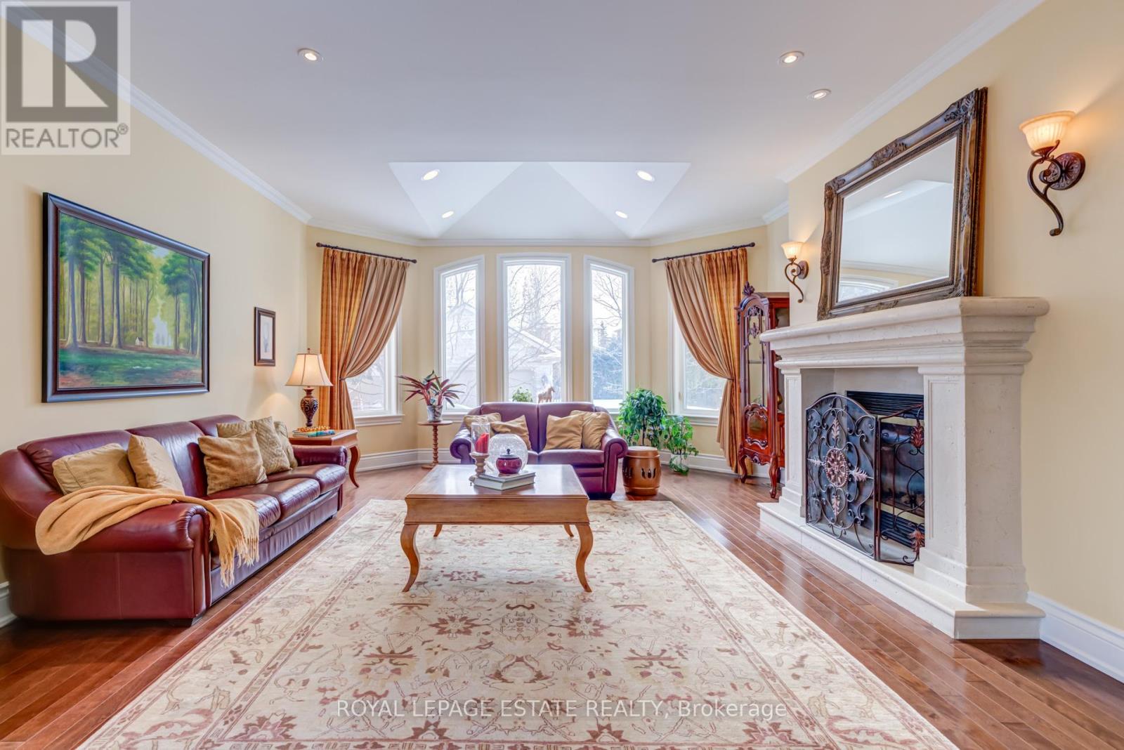 81 Naughton Drive, Richmond Hill, Ontario  L4C 8B3 - Photo 6 - N12752702