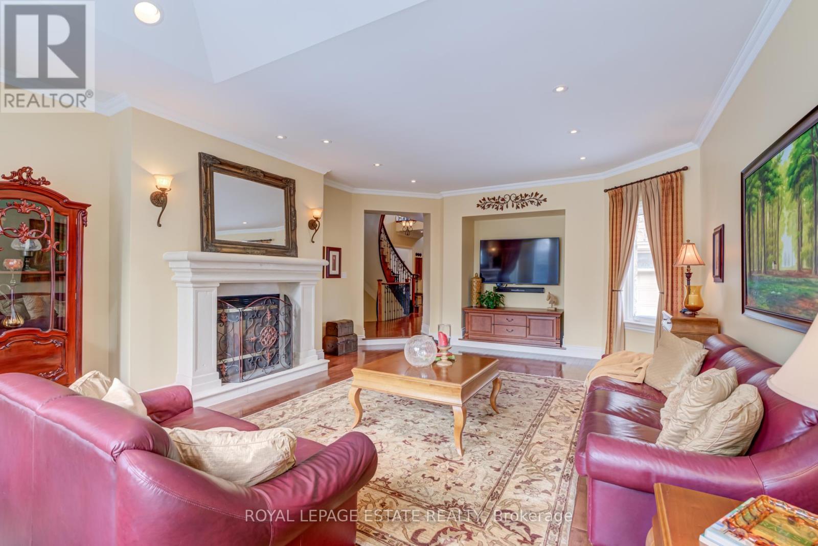 81 Naughton Drive, Richmond Hill, Ontario  L4C 8B3 - Photo 7 - N12752702