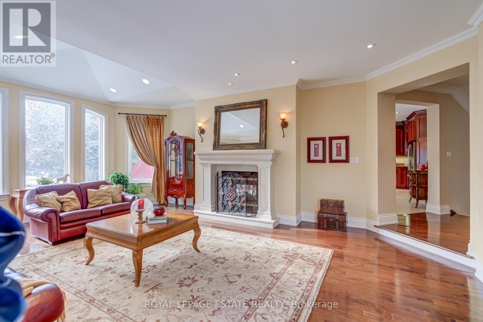 81 Naughton Drive, Richmond Hill, Ontario  L4C 8B3 - Photo 8 - N12752702