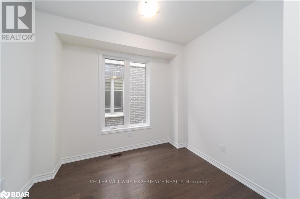 60 Gemini Drive, Barrie, Ontario  L9J 0C3 - Photo 12 - S12752412