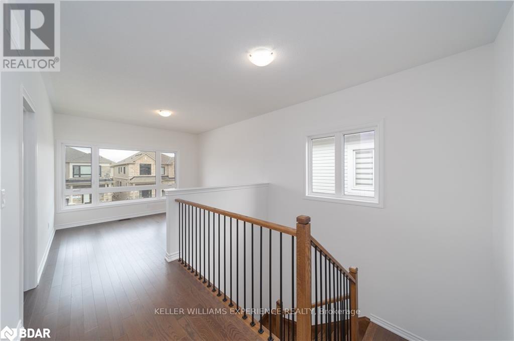 60 Gemini Drive, Barrie, Ontario  L9J 0C3 - Photo 19 - S12752412