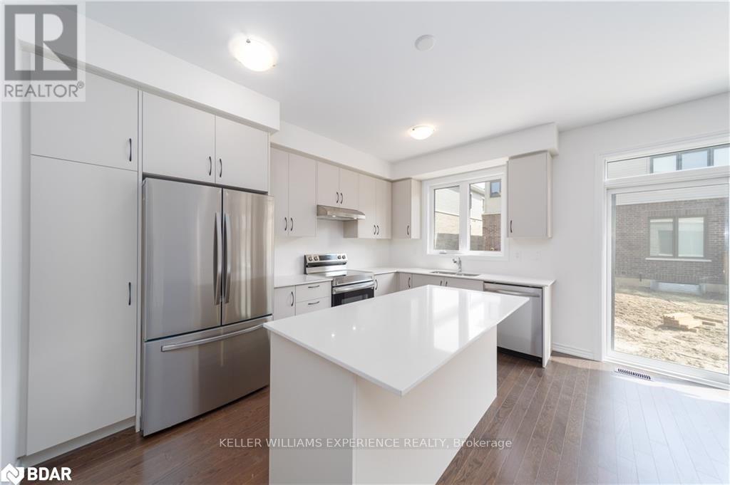 60 Gemini Drive, Barrie, Ontario  L9J 0C3 - Photo 5 - S12752412